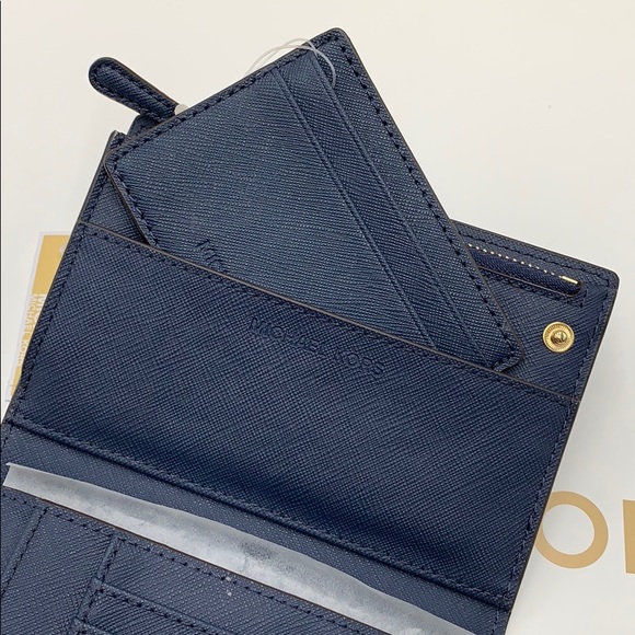 MICHAEL KORS JET SET TRAVEL MD CARRYALL W CRDCSE - Picture 13 of 16